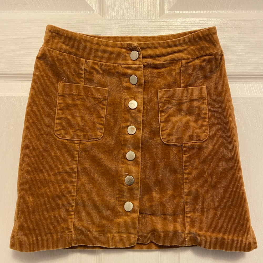 CHAROLETTE RUSSE Front Button Up Skirt